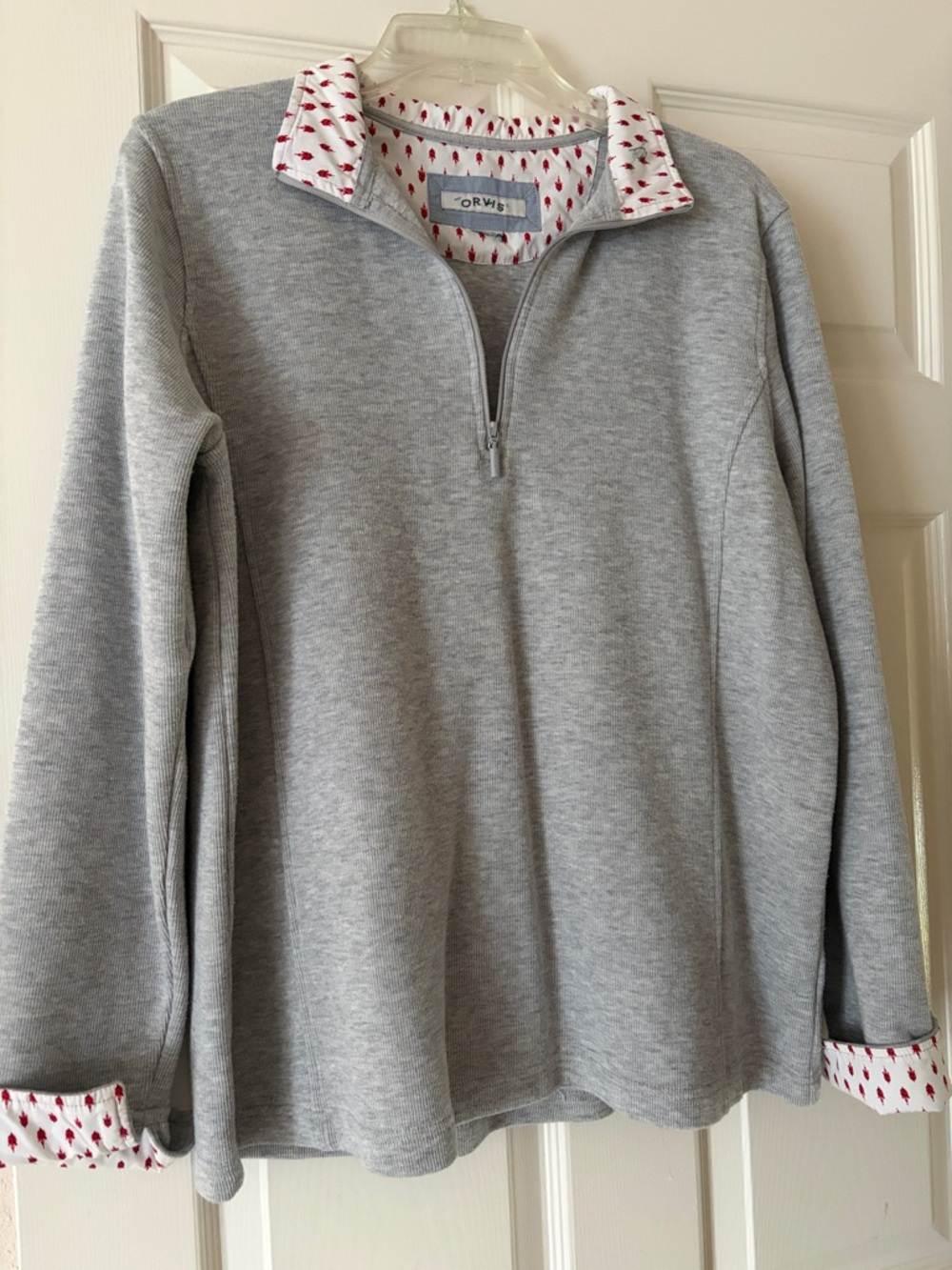 Orvis Light Heather Gray Quarter-Zip Pullover with Printed Collar